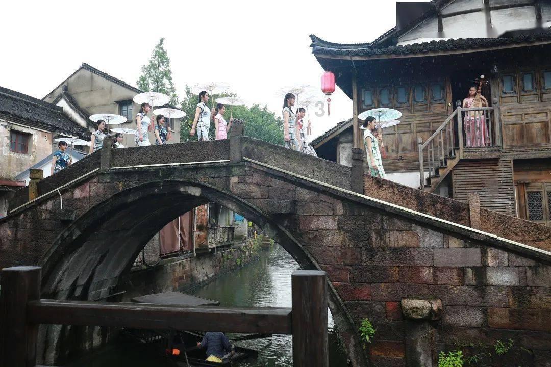 章鱼喷墨汁